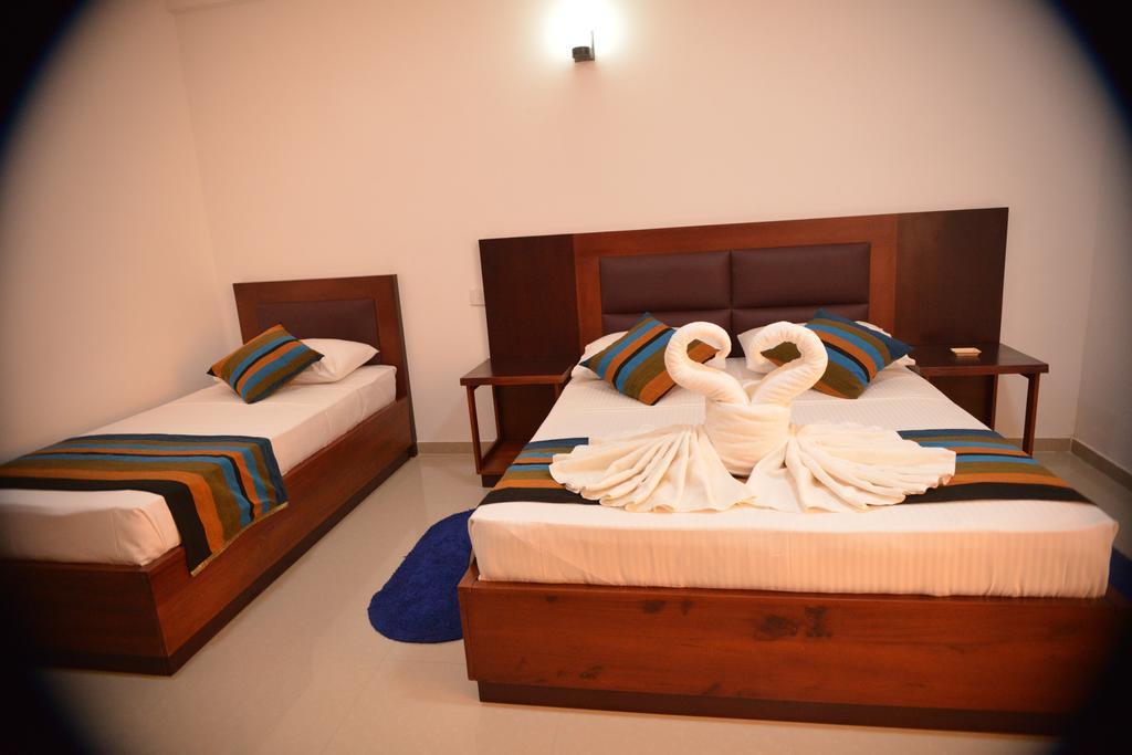 Hotel Kamrel Kurunegala Exterior photo