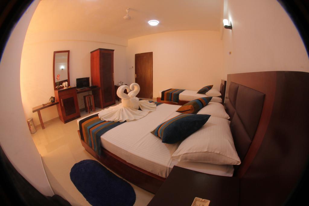 Hotel Kamrel Kurunegala Exterior photo