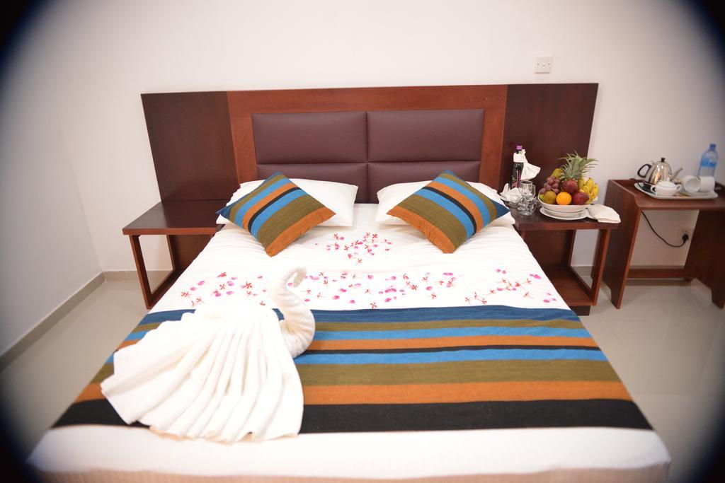 Hotel Kamrel Kurunegala Room photo