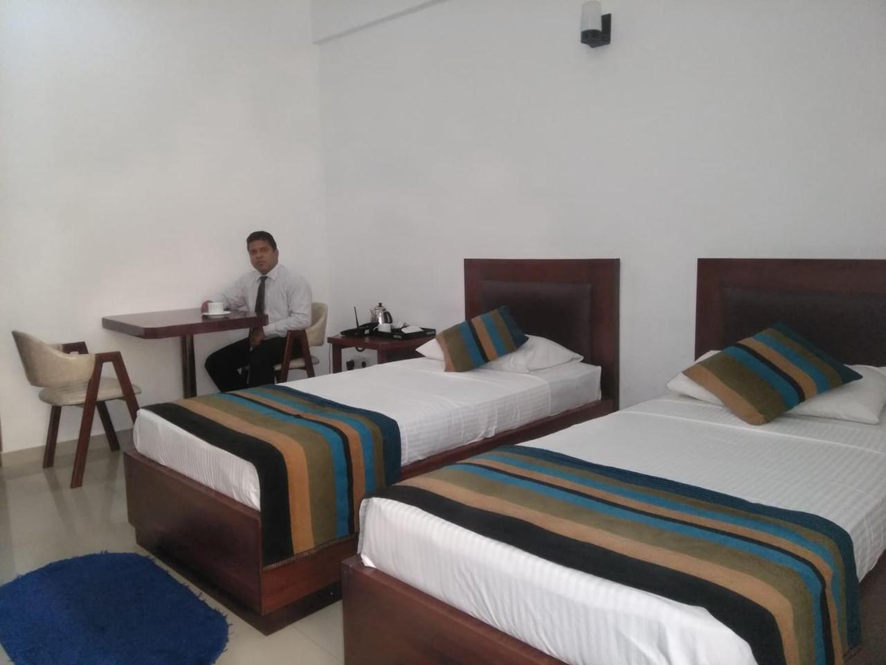 Hotel Kamrel Kurunegala Exterior photo